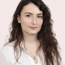 Psk. Özde Bingöl — Psikoloji. Portre fotoğrafı.