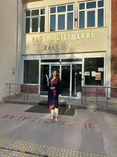 Dkt. Sıla Koçak profilinde yer alan galeri fotoğrafı.