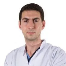 Ass. Dr. Mehmet Ali Topal — Diş Hekimi, İstanbul. Portre fotoğrafı.