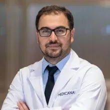 Uzm. Dr. Hüseyin Kıyak — Çocuk Sağlığı Ve Hastalıkları, Ataşehir, İstanbul. Portre fotoğrafı.