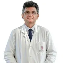 Prof. Dr. Alper Sönmez — Endokrinoloji Ve Metabolizma Hastalıkları, Ankara. Portre fotoğrafı.