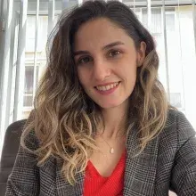 Dyt. Selin Arslan Yalçın — Diyetisyen. Portre fotoğrafı.