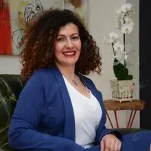 Uzm. Dr. Aycan Aydoğmuş — Nöroloji, Antalya. Portre fotoğrafı.
