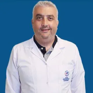 Doç. Dr. Murat Bektaş — Romatoloji, Bağcılar, İstanbul. Portre fotoğrafı.