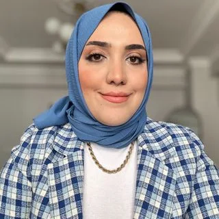 Psk. Seher Özdemir — Psikoloji. Portre fotoğrafı.