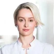 Uzm. Dr. Nebahat Demet Akpolat — Dermatoloji, İstanbul. Portre fotoğrafı.