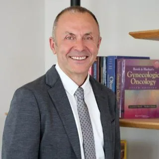 Op. Dr. Hasan Sarp Özcan — Kadın Hastalıkları Ve Doğum, Çankaya, Ankara. Portre fotoğrafı.
