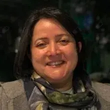 Doç. Dr. Ayşe Figen Türkçapar — Kadın Hastalıkları Ve Doğum, Ankara. Portre fotoğrafı.