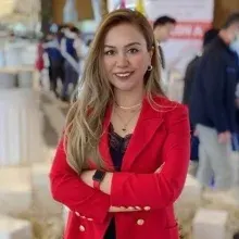 Op. Dr. Eda Tokat Şahin — Üroloji. Portre fotoğrafı.