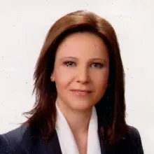 Prof. Dr. Saniye Girit Kanmış — İstanbul. Portre fotoğrafı.
