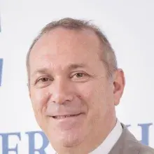 Op. Dr. Mahir Kenduşim — Göz Hastalıkları. Portre fotoğrafı.