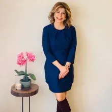 Op. Dr. Merve Biçer — Kadın Hastalıkları Ve Doğum, İzmir. Portre fotoğrafı.