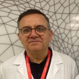 Prof. Dr. Mustafa Atasoy — Dermatoloji, Ataşehir, İstanbul. Portre fotoğrafı.