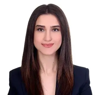 Kl. Psk. Kübra Meriç — Psikoloji, İstanbul. Portre fotoğrafı.