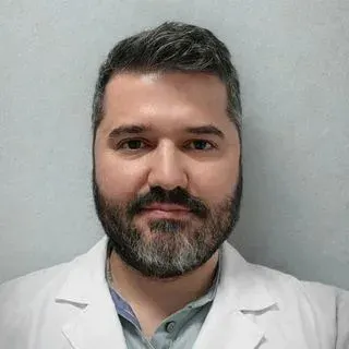 Uzm. Dr. Taha Mansur Daştan — Çocuk Sağlığı Ve Hastalıkları, Sakarya. Portre fotoğrafı.