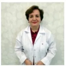 Uzm. Dr. Emine Betin — Dermatoloji, İstanbul. Portre fotoğrafı.