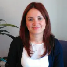 Psk. Özge Karakaş — Psikoloji, Nilüfer, Bursa. Portre fotoğrafı.