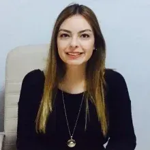 Psk. Dan. Melis Mazmanoğlu — Psikolojik Danışma ve Rehberlik, İzmir. Portre fotoğrafı.
