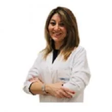 Uzm. Dr. Ayça Yağanoğlu — Tıbbi Biyokimya, Antalya. Portre fotoğrafı.