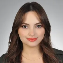 Psk. Cansu Şabablı — Psikoloji, İzmir. Portre fotoğrafı.