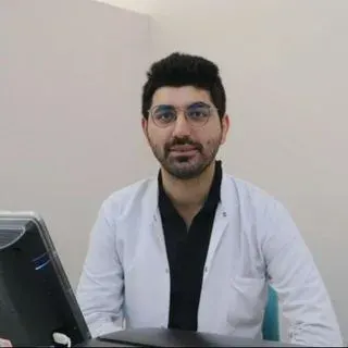Uzm. Dr. Salih Sürün — Plastik rekonstrüktif ve estetik cerrahi, Bingöl. Portre fotoğrafı.