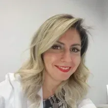 Dr. Dt. Özge Görgün Subaşılar — İstanbul. Portre fotoğrafı.