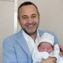 Op. Dr. Cüneyt Genç — Kadın Hastalıkları Ve Doğum, Ankara. Portre fotoğrafı.