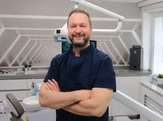 Dr. Dt. Hakan Demirel profilinde yer alan galeri fotoğrafı.