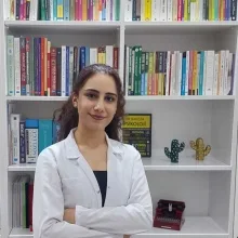 Psk. Berfin Sara — Psikoloji, Manisa. Portre fotoğrafı.