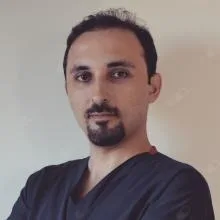 Op. Dr. Hilmi Berkant Tunç — Plastik Rekonstrüktif Ve Estetik Cerrahi. Portre fotoğrafı.