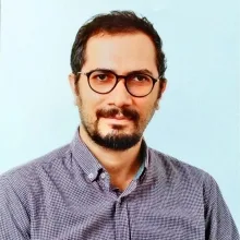 Dr. Öğr. Üyesi Erkal Erzincan — Psikiyatri, İstanbul. Portre fotoğrafı.
