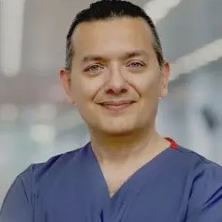 Doç. Dr. Serdar Ercan — Beyin Ve Sinir Cerrahisi, Eskişehir. Portre fotoğrafı.