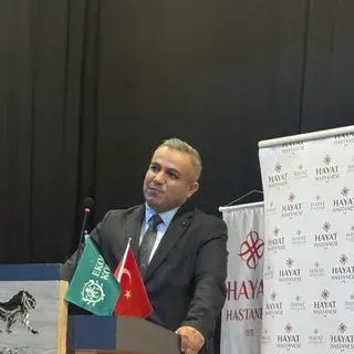 Uzm. Dr. Kamuran Çelik — Bursa. Portre fotoğrafı.