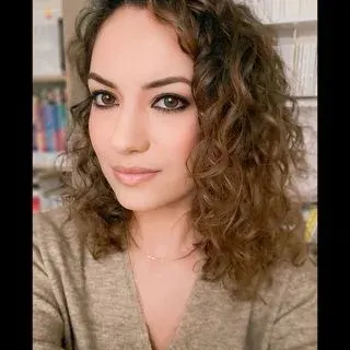 Kl. Psk. Cahide Kuru — Psikoloji. Portre fotoğrafı.