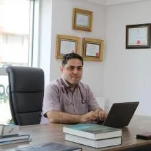 Doç. Dr. Fatih Fırıncı — Çocuk Alerjisi, Denizli. Portre fotoğrafı.