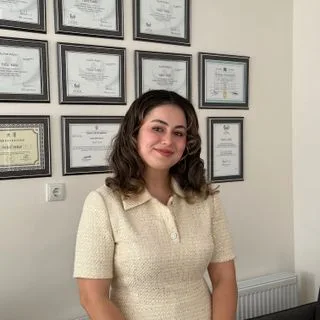 Psk. Yıldız Yıldız — Psikoloji, Konya. Portre fotoğrafı.