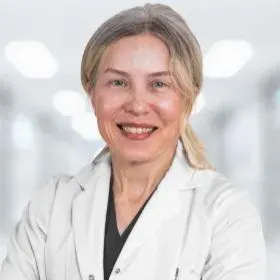 Op. Dr. Arzu Dede — Kadın Hastalıkları Ve Doğum, Bolu. Portre fotoğrafı.