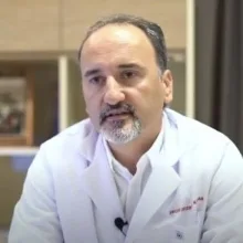 Prof. Dr. Erdem Koçak — Gastroenteroloji, Kadıköy, İstanbul. Portre fotoğrafı.
