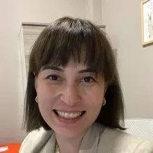 Uzm. Dr. Esra Polat — Çocuk Sağlığı Ve Hastalıkları, Maltepe, İstanbul. Portre fotoğrafı.