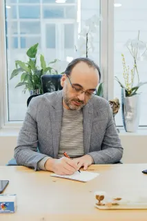 Prof. Dr. Erdem Deveci profilinde yer alan galeri fotoğrafı.