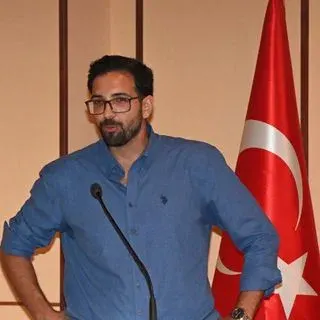 Psk. İsmail Emre Hüriyetoğlu — Psikoloji. Portre fotoğrafı.