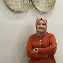 Dt. Zeynep Alibakan — Diş Hekimi, İstanbul. Portre fotoğrafı.