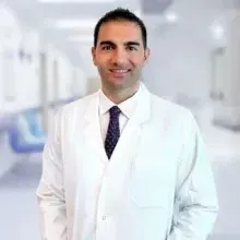 Doç. Dr. Veysel Umman — Genel Cerrahi, Kadıköy, İstanbul. Portre fotoğrafı.