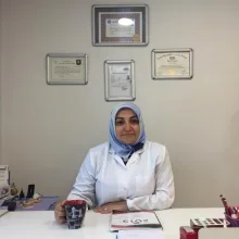 Dt. Hilal Ercan — Diş Hekimi, İstanbul. Portre fotoğrafı.