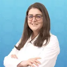 Uzm. Dr. Adila İmanova — Anesteziyoloji Ve Reanimasyon, Kadıköy, İstanbul. Portre fotoğrafı.