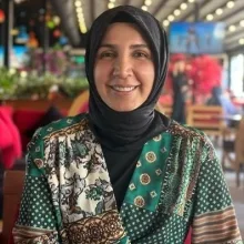 Psk. Elif Oğuz Temurcan — Psikoloji, İstanbul. Portre fotoğrafı.