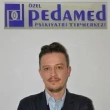 Uzm. Psk. Erkin Ünalan — Psikoloji, İstanbul. Portre fotoğrafı.