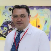 Op. Dr. Hüsamettin Bulut — Beyin Ve Sinir Cerrahisi. Portre fotoğrafı.