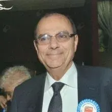 Dt. Hatem Savaş Ataoğlu — Diş Hekimi, Beşiktaş, İstanbul. Portre fotoğrafı.