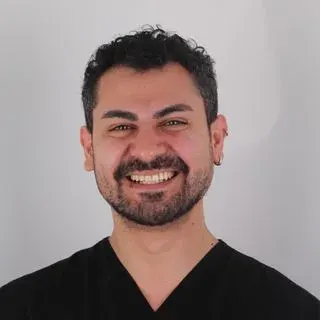 Dt. Selim Can Çakır — Diş Hekimi, İstanbul. Portre fotoğrafı.